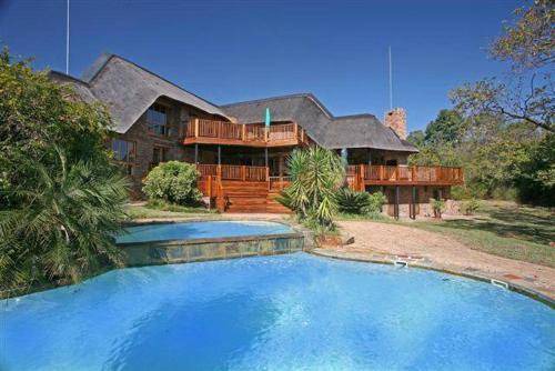 Hazyview House | 350 m² House ∙ 5 bedrooms ∙ 12 guests