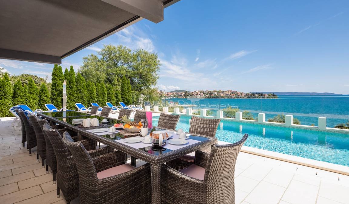 Seget Vranjica Villa | 350 m² Villa ∙ 7 bedrooms ∙ 14 guests
