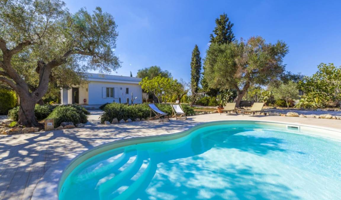 Cenate Villa | 3500 m² Villa ∙ 3 bedrooms ∙ 6 guests