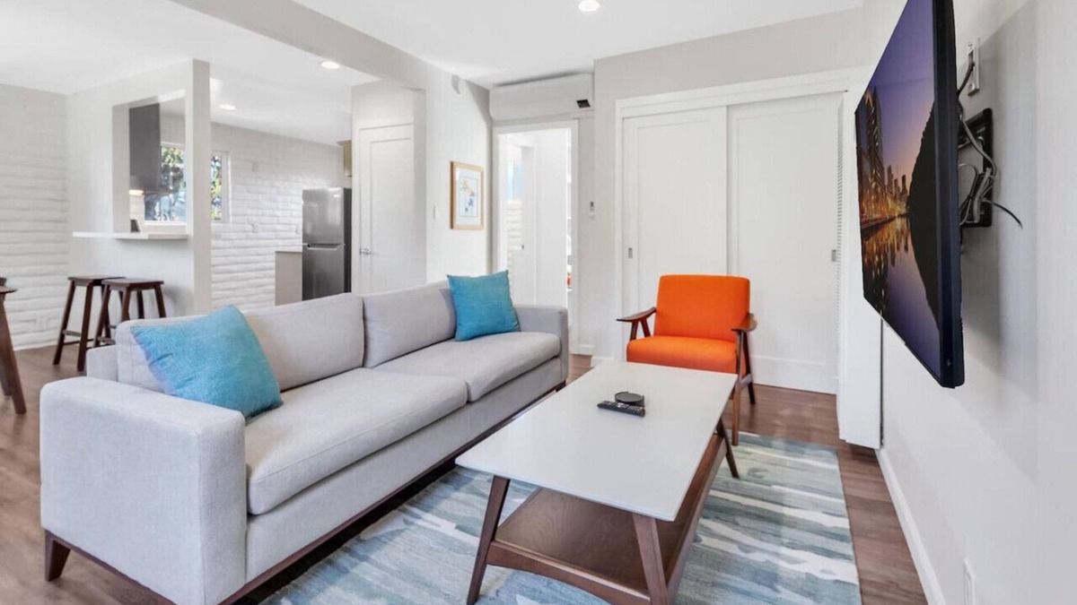 Carlsbad Apartment | 355 Hemlock Ave Back