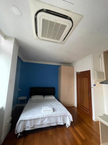 Chinatown Apartment | 36 club st residence