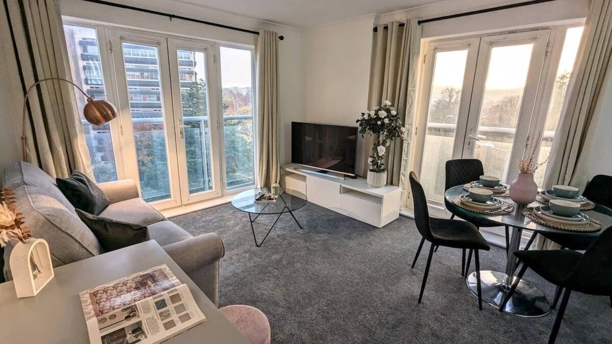 Hemel Hempstead Apartment | 36 Handley's Elite Apartment:2Bed Flat:CityCenter