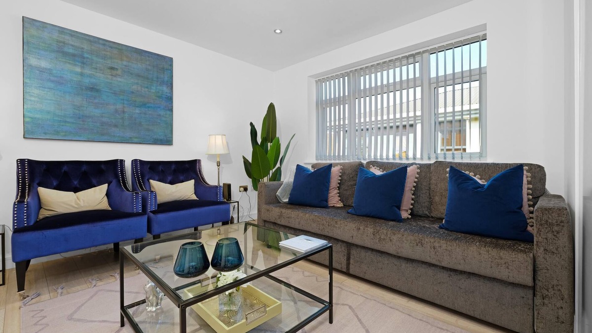 South Ruislip Apartment | 360 HA4 StMartins 04 - St Martins 2 Bedroom & 2 Bathroom Apt. 4 - Ruislip