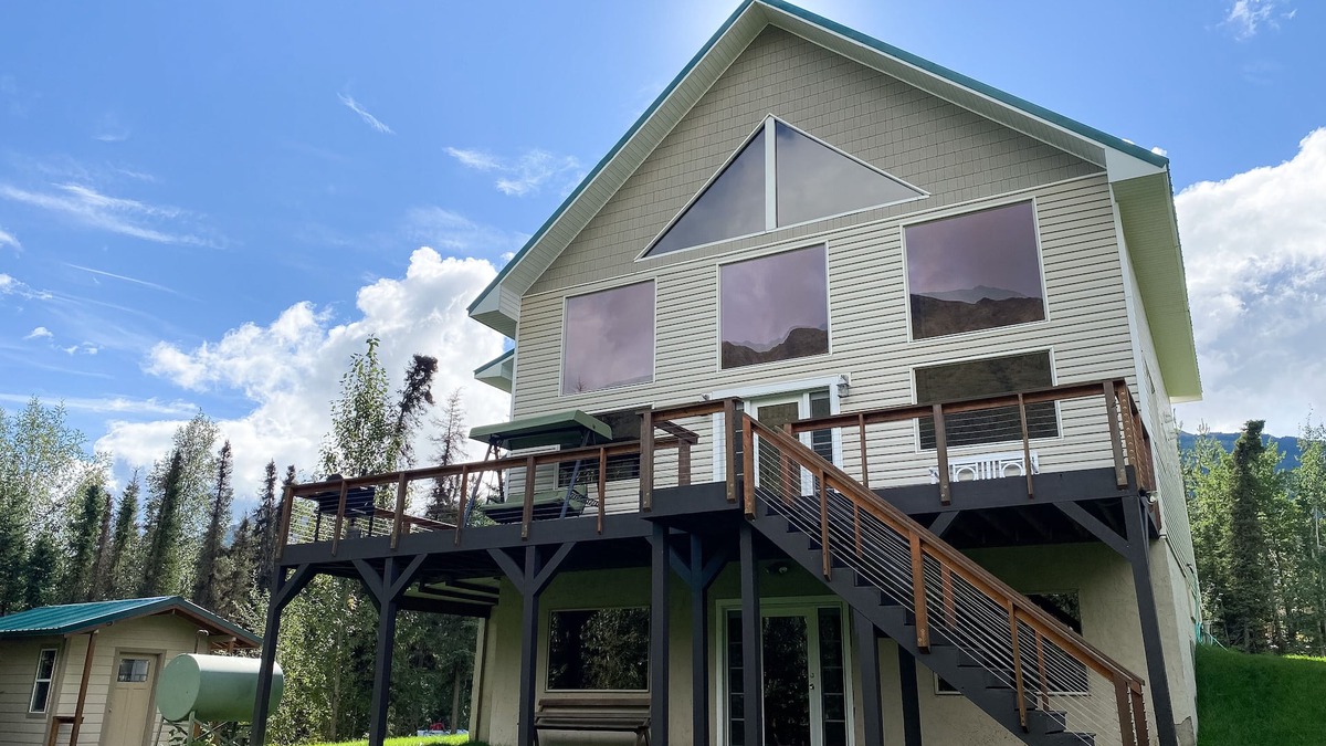 Cooper Landing Cabin | 360 mountain views- Cozy cabin with room for all