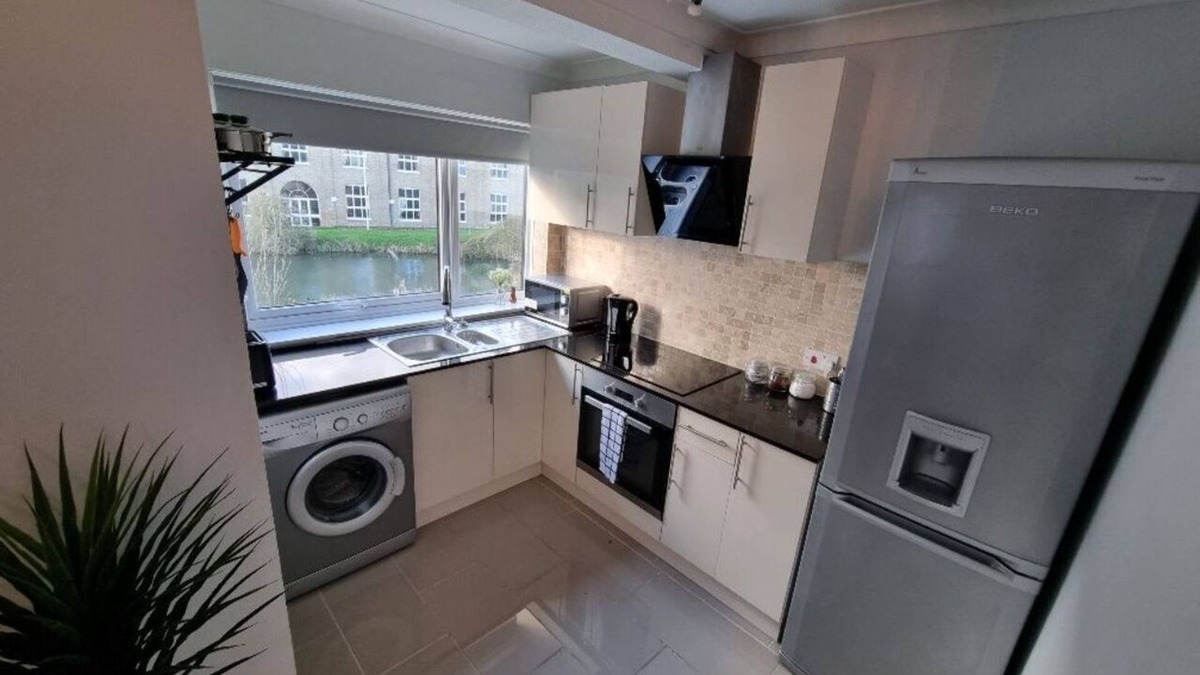 Heybridge Apartment | 360 Serviced Accommodations - Canal Side Retreat - 2 Bedroom Apartment