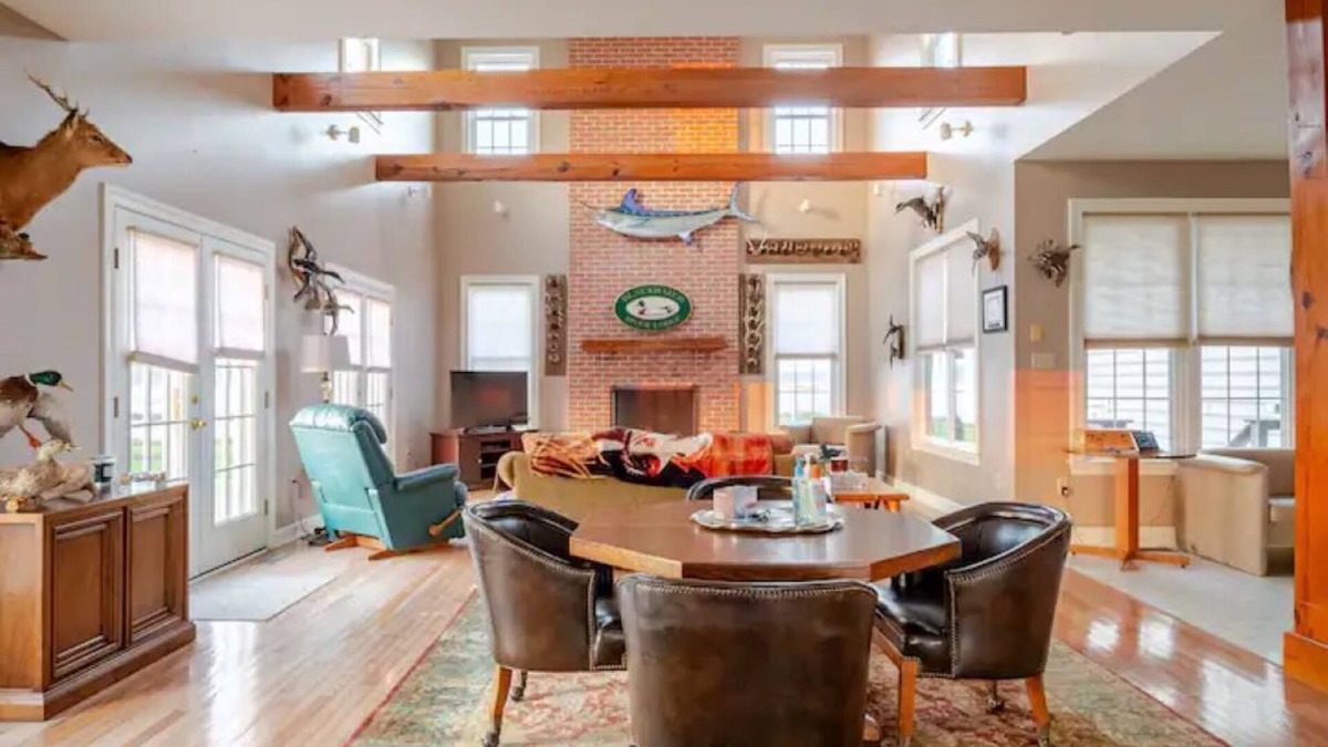 Crocheron House | 365-degree waterfront views. Quiet property bordering Blackwater River Refuge.