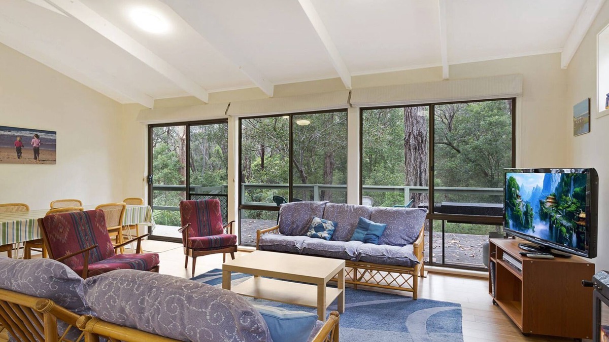 Dalmeny House | 37 Coastal Court - Bush Retreat By the Sea