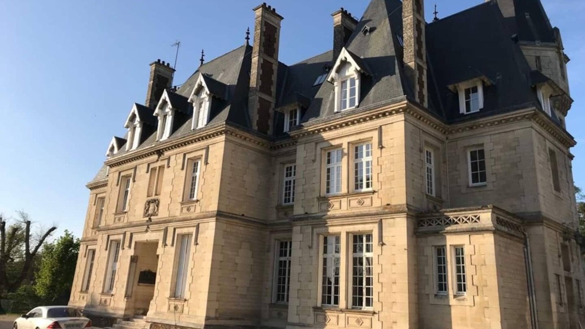 Saint-Jean-aux-Bois House | 370m2 Left-wing Castle Flat with 8 Bedrooms, 5.5 Bathrooms with Pool near Paris!