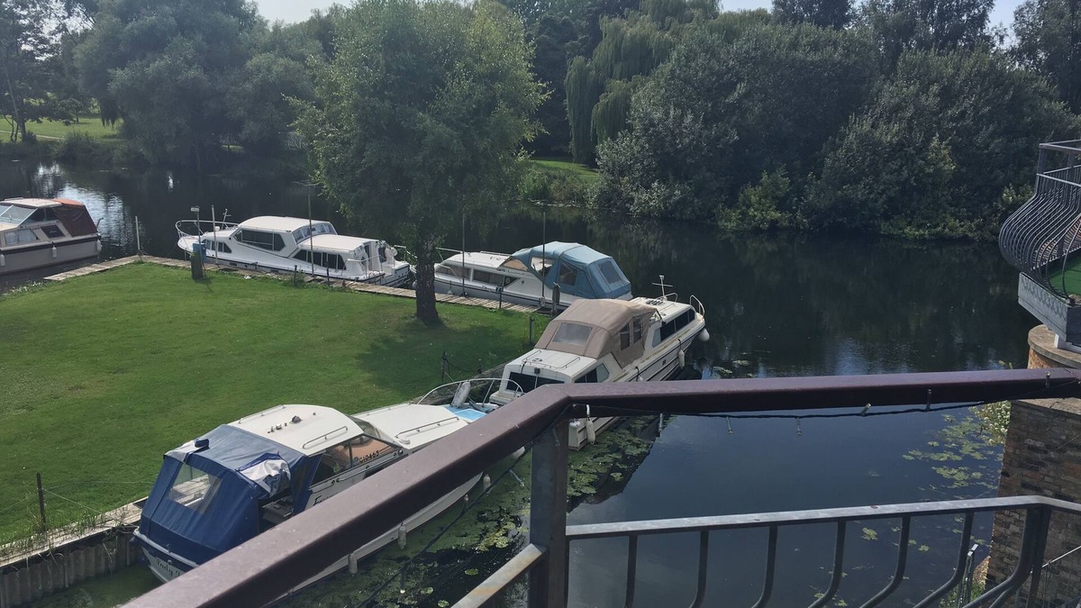 St Neots House | 38 River Terrace - St Neots