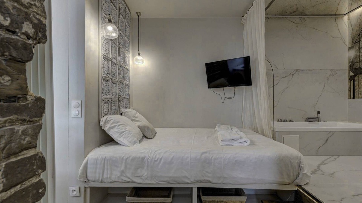 Quartier de la Goutte-d'Or Apartment | 384 Suite Ruben - Charming Apartment in Paris