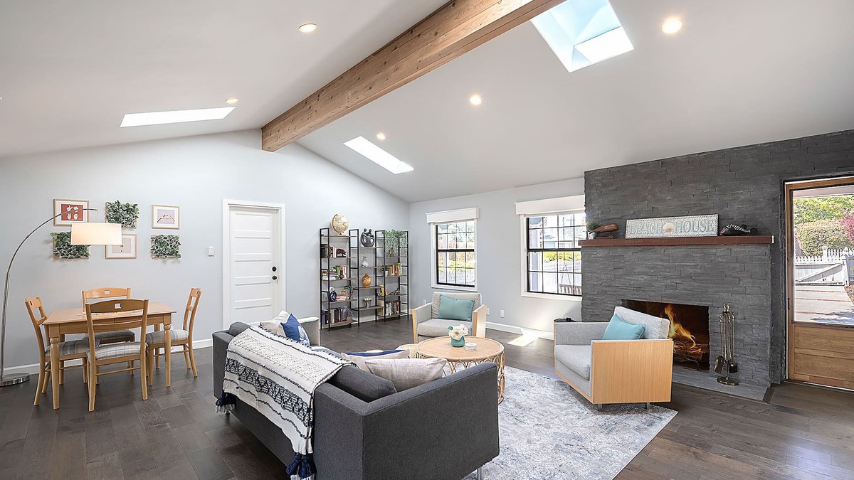 Del Rey Oaks House | 3849 La Vista Portola - Spacious, Mountain Views