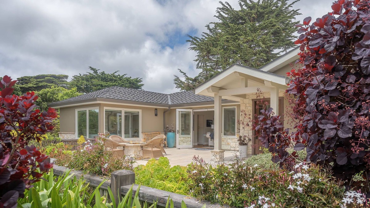 Hatton Fields House | 3888 Seas the Day - Modern, Stylish, Lush Gardens