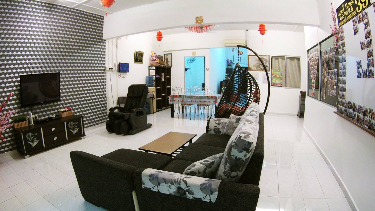 Taman Kota Laksamana House | 39 Guest House