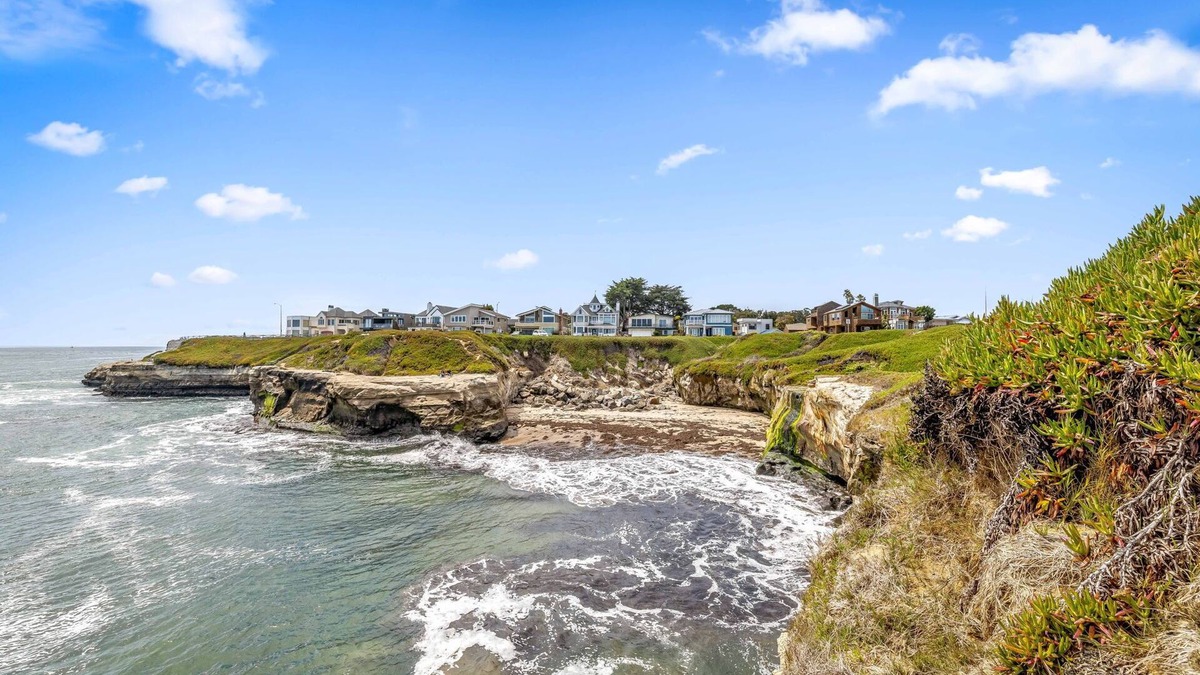 Westside Santa Cruz House | 3977 Cliff House - Ocean Front Santa Cruz Home
