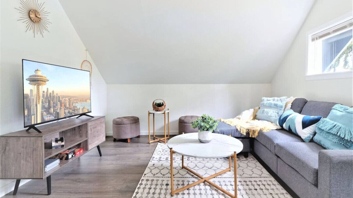 Greenwood House | 3b2b Upper Unit @Central Seattle
