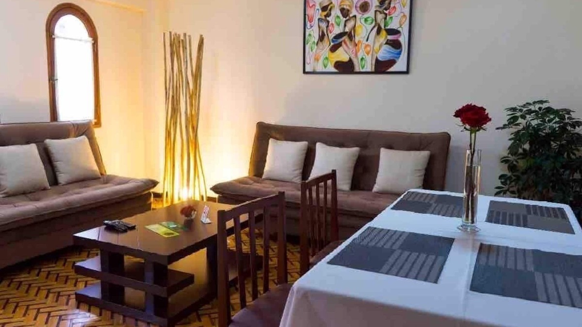 Macrodistrito Sur House | 3BD Calacoto Secret Garden: Fast Wi-Fi, Parking