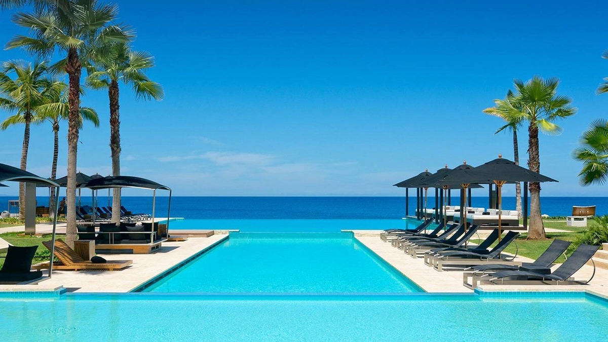 El Batey Apartment | 3BD groundfloor condo, pure beachfront, gym/pool/high-speed internet/cable TV