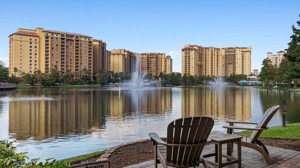 Bay Lake Resort | 3BD/Orlando Near Disney - 5 Pools, Game Room, Café and Restaurant On-Site!