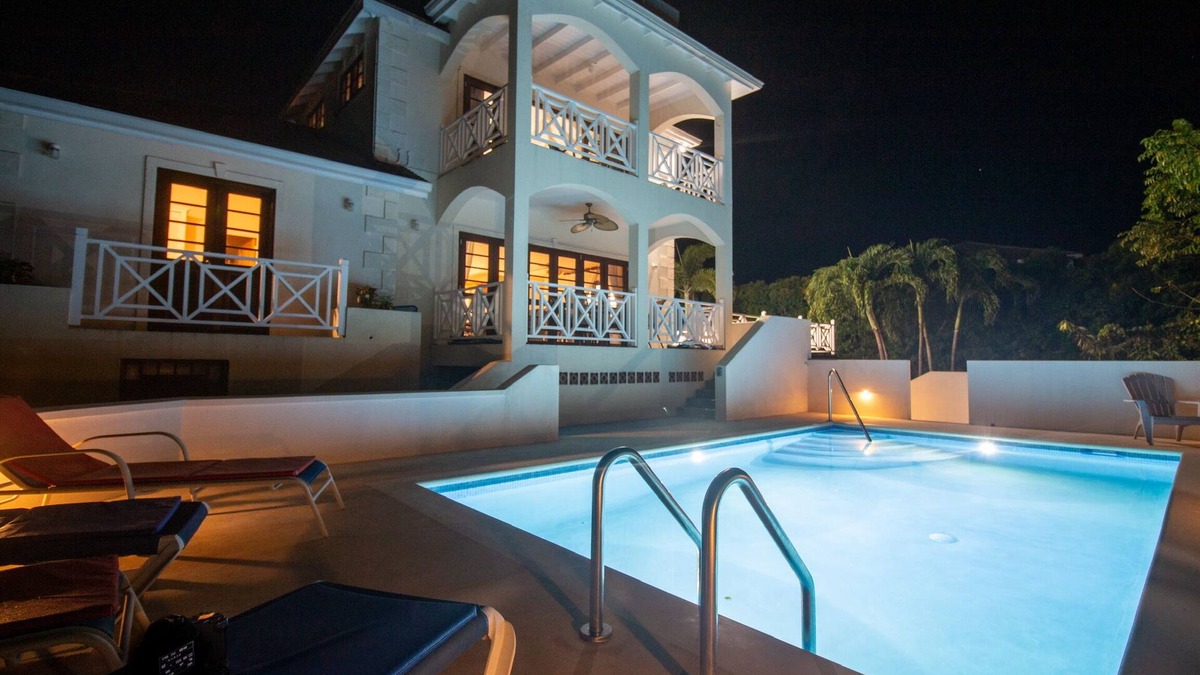 Clinketts House | ☆ 3Bdrm 3.5 Bath Private Home w Brand New Pool Steps to Beach
