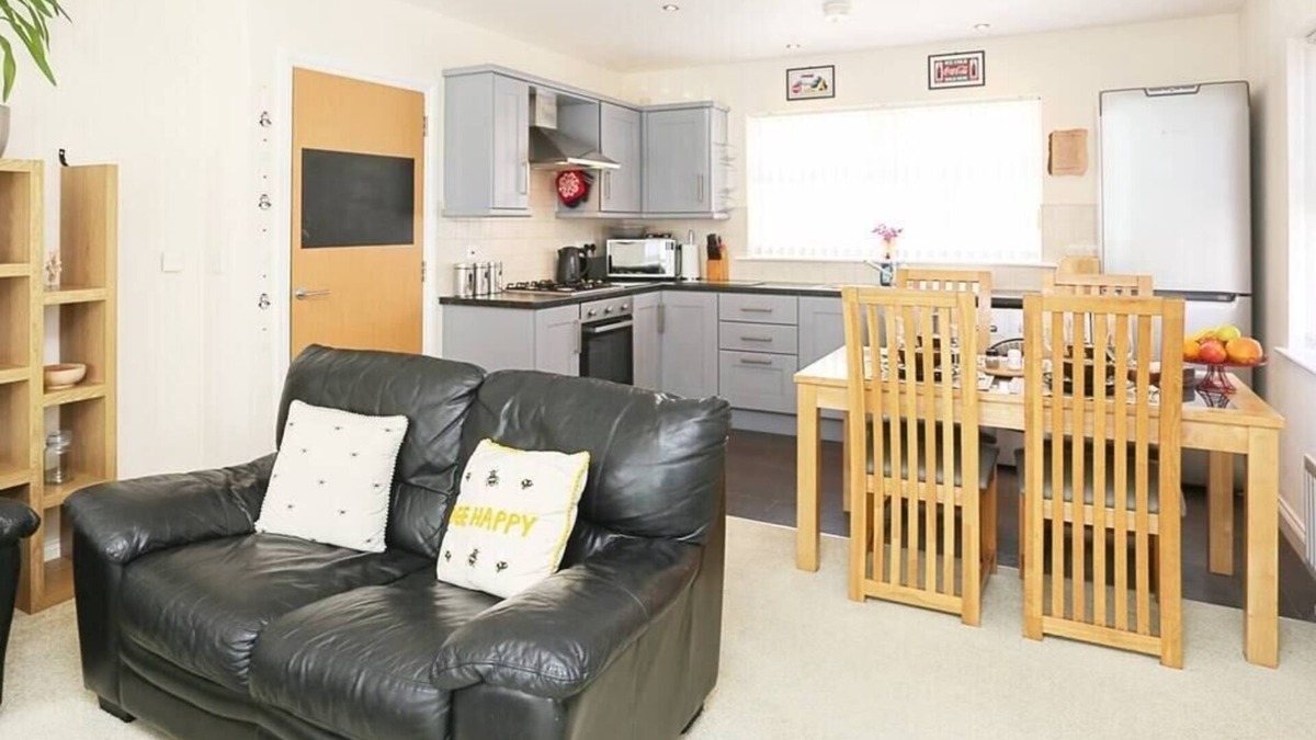 Belfast Apartment | 3Bed/2Bath Duplex Apartment - Pure Bliss Belfast