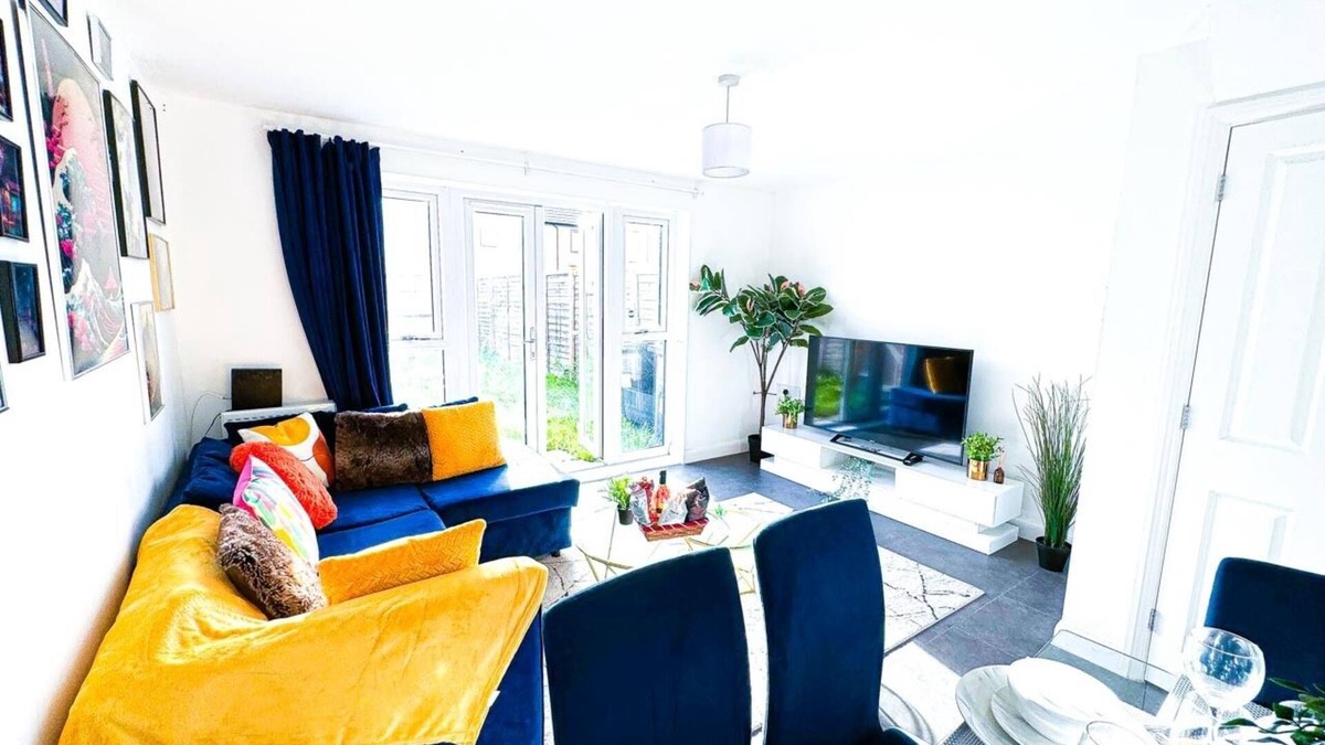 Bordesley House | 3Bed House For Contractors/Large Group Sleep upto9