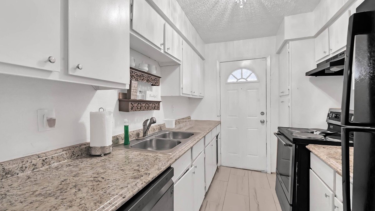 Garden Oaks House | 3bedroom and 1 bath