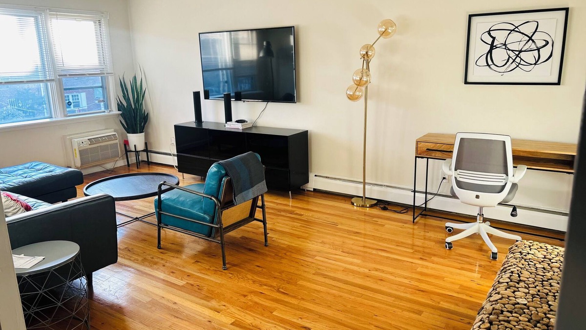 Canarsie Apartment | 3bedroom apartment in beautiful Brooklyn with WiFi, AC