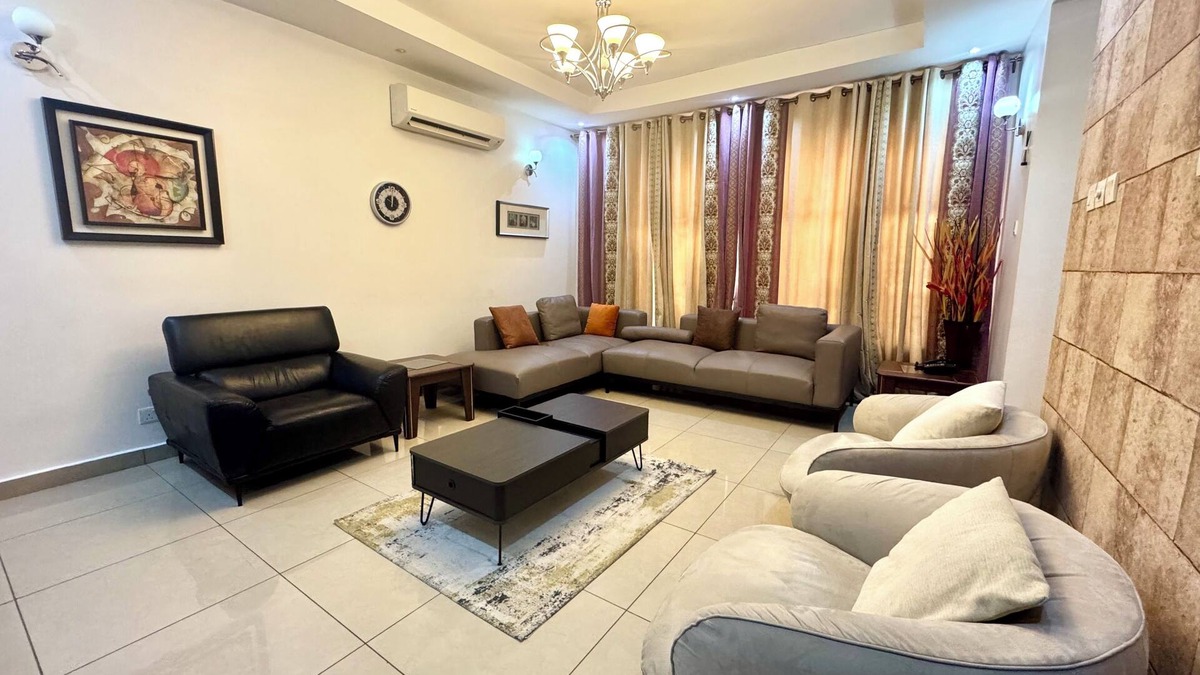Utako House | 3BEDROOM DUPLEX +SWIMMING POOL, GYM, WIFI, YOUTUBE, PRIME IN A SECURED ESTATE