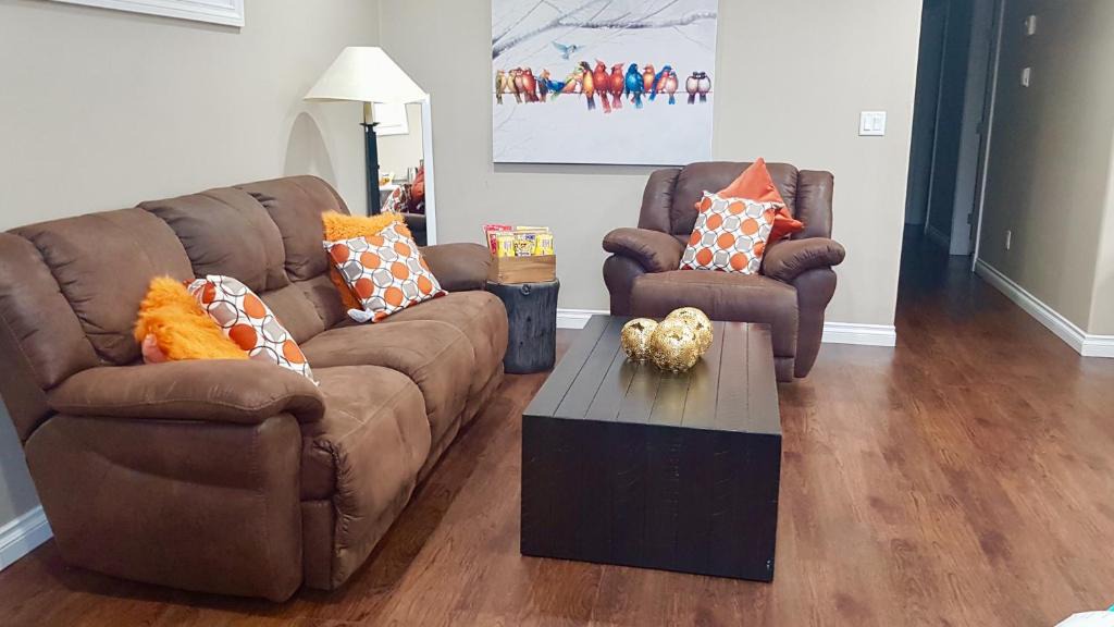 Grande Prairie Apartment | 3beds Suite By Costco,GP Airport,Shopping centres
