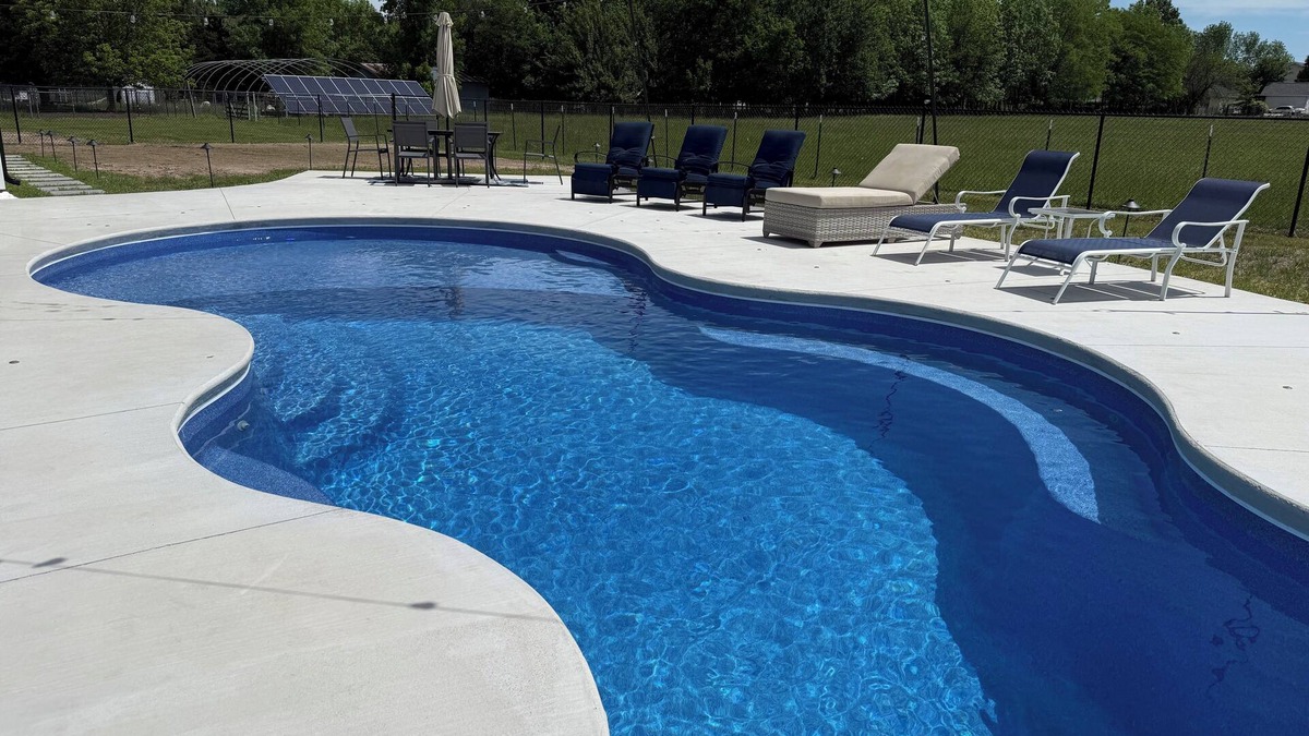 Joplin House | 3BR, 2BA Guest Suite, Pool, Theatre Room, Hot Tub, Brand New!