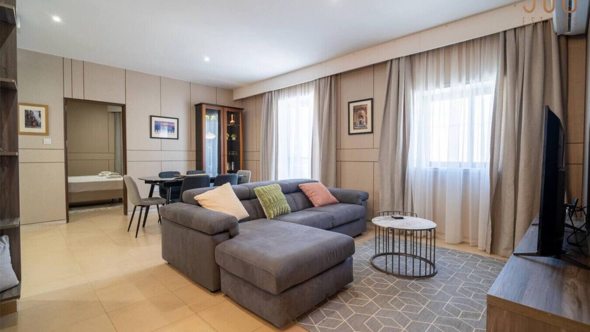 Fgura Apartment | 3BR Designer Stay with Outdoor Space, WIFI & AC !
