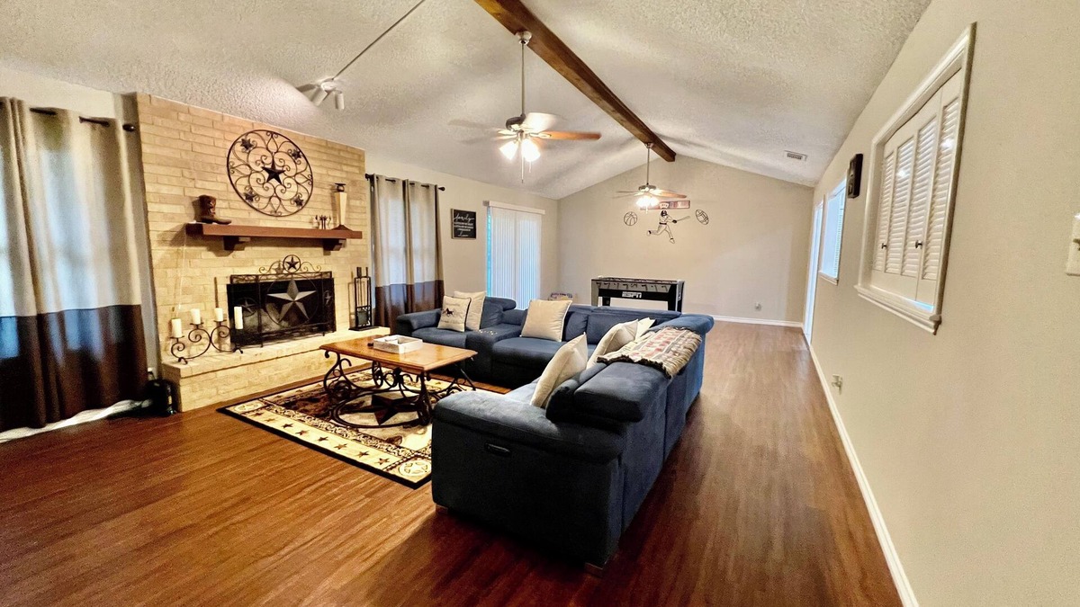 North San Antonio - SAT House | 3BR Furnished Retreat w/Yard, BBQ & Fast Wi-Fi – San Antonio