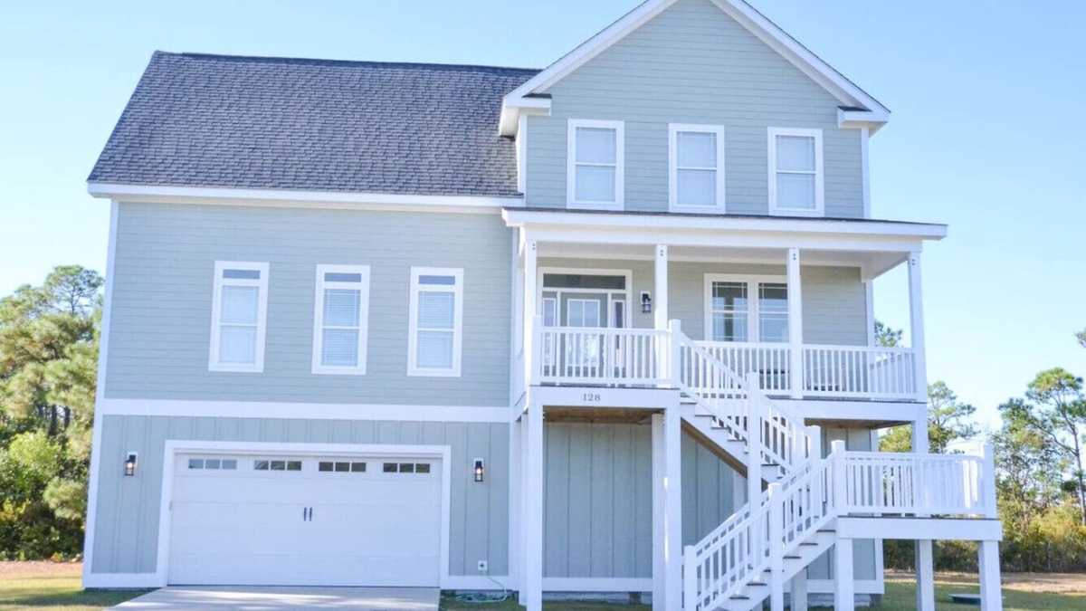Oak Hammock House | 3BR Harkers Island Dream! King bed! WaterViews
