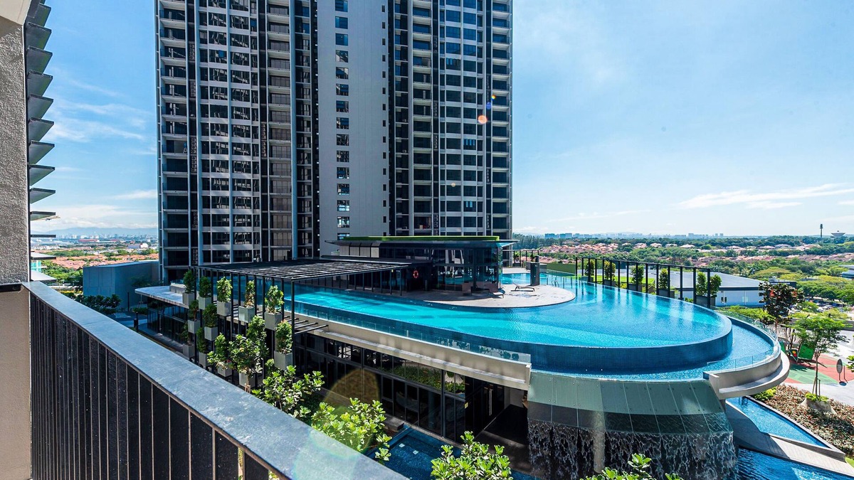 Shah Alam Apartment | 3BR Homestay with Pool View Bukit Rimau