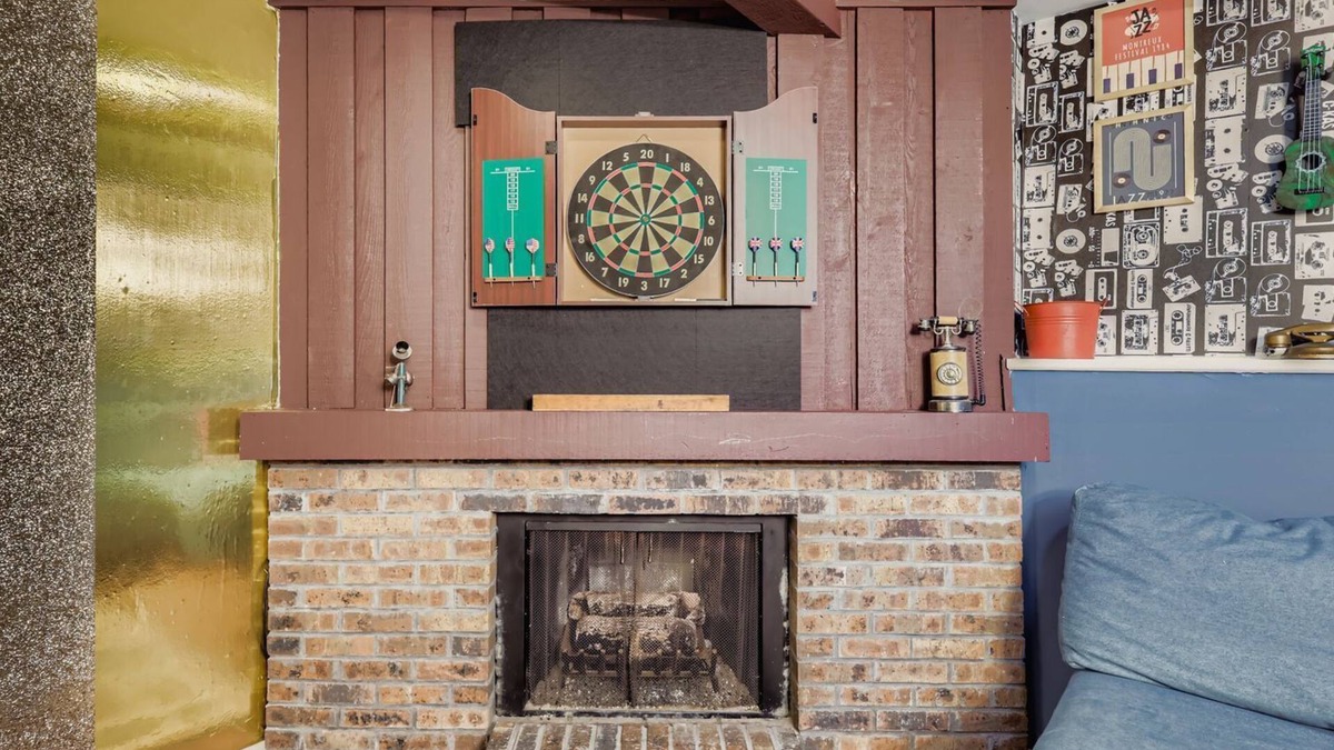Lake Zurich House | 3BR House w/Pickleball, Game Room, Foosball, Arcade, Darts & Grill