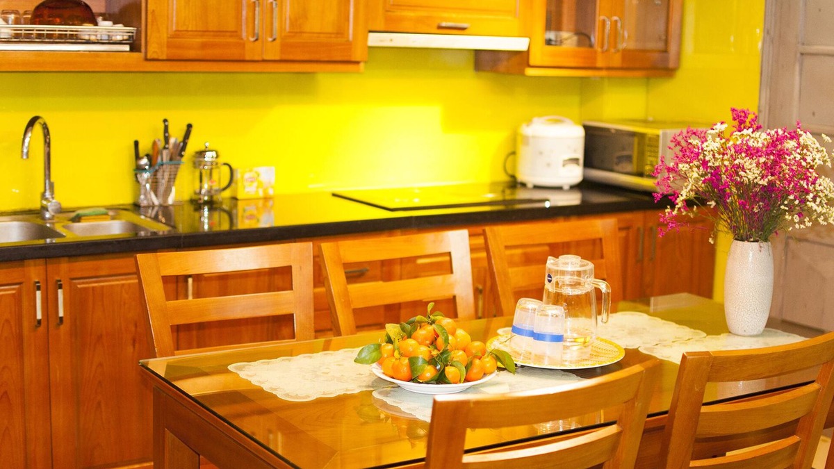 Truc Bach House | 3BR Lakeside & Spacious Modern Fully-furnitured House, steps to Old Quarter