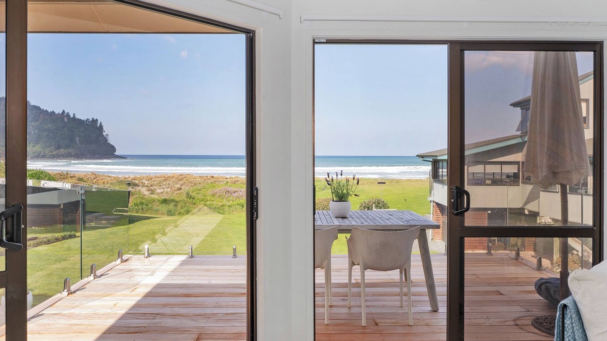 Whangamata House | 3BR Luxury Beach Home with BBQ