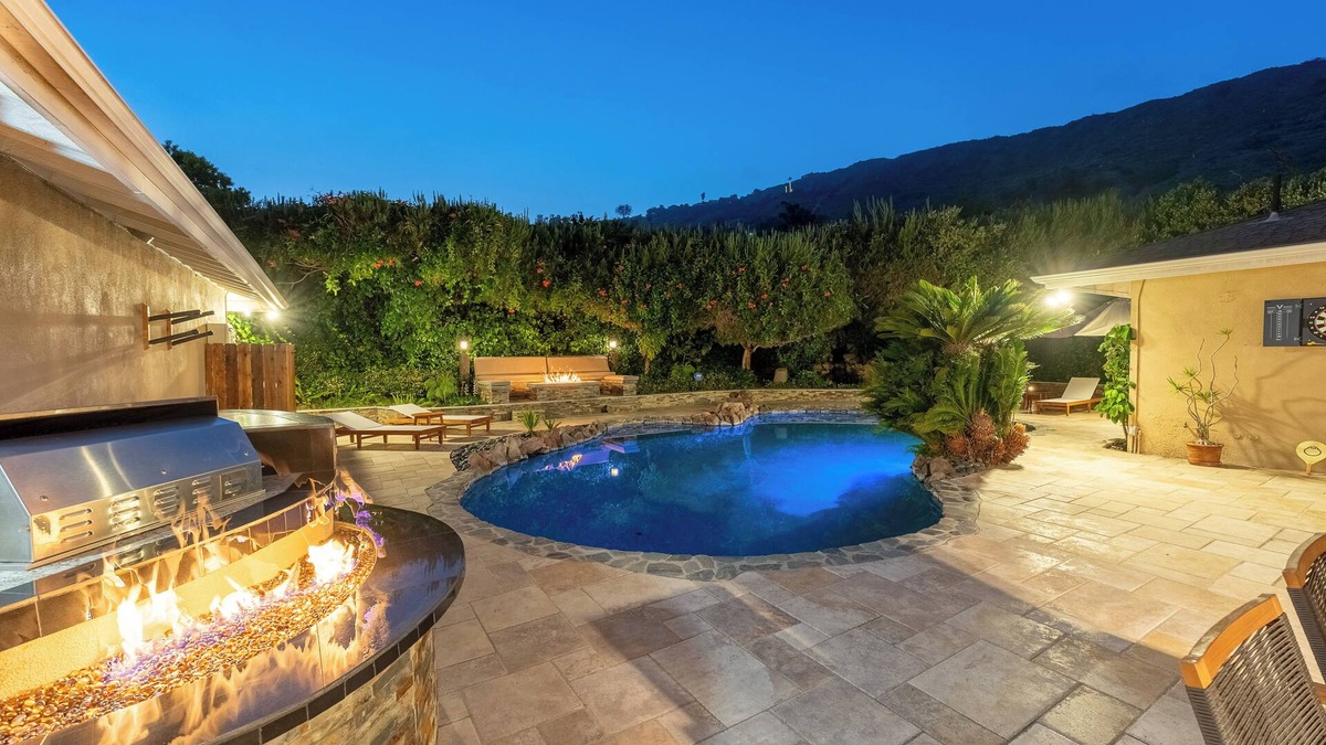 Eastern Malibu House | 3BR Malibu Oasis with Pool