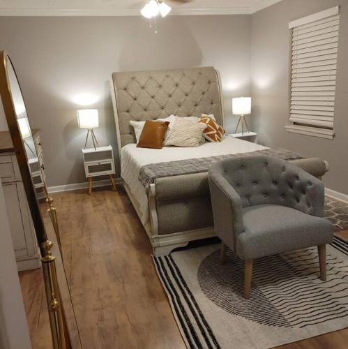 Natchitoches House | 3BR Mid Century Modern Townhome on Parkway