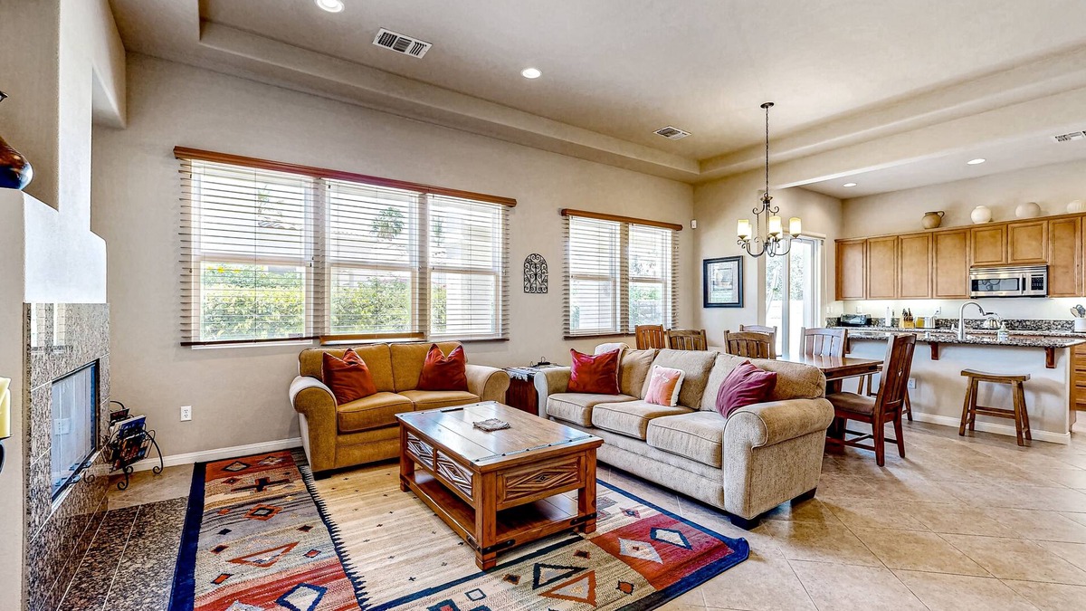 La Quinta House | 3BR Mtn Home with pool, hot tub, patio, fireplace, golf, Coachella