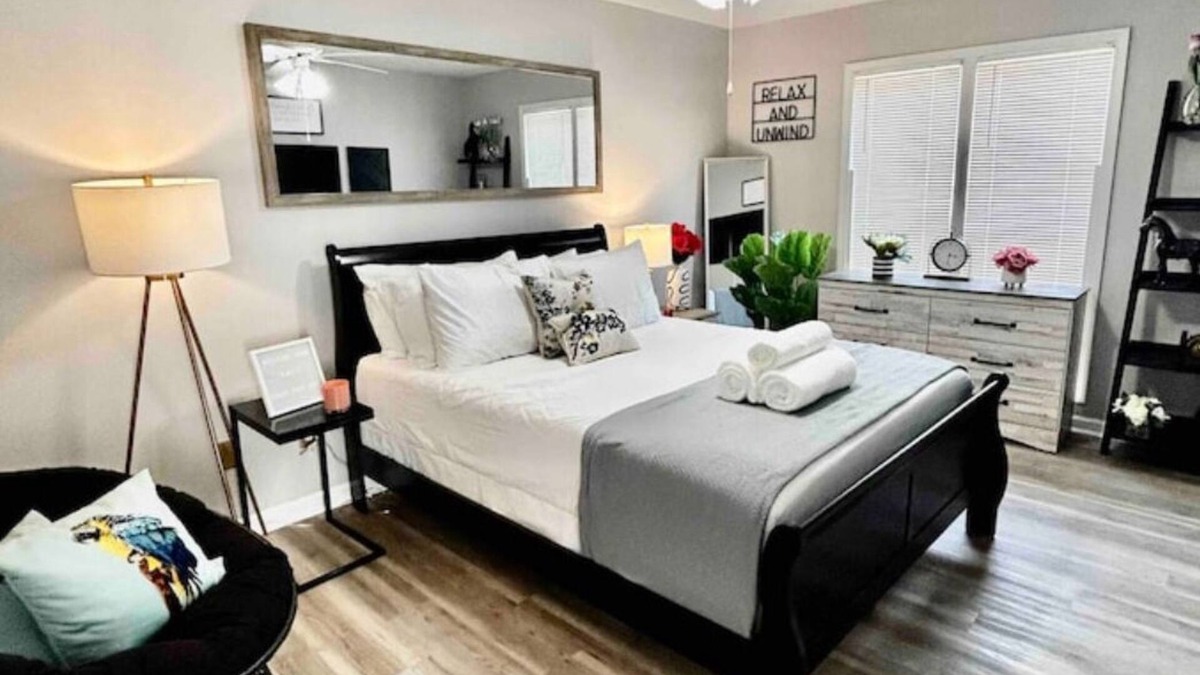 Huntcliff House | 3BR Polo Styled Retreat
