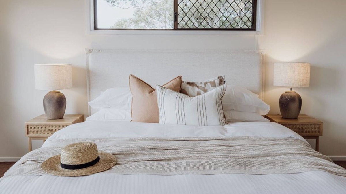Mount Mellum House | 3BR Retreat: Embrace Hinterland, Alfresco Dining & Fireplace