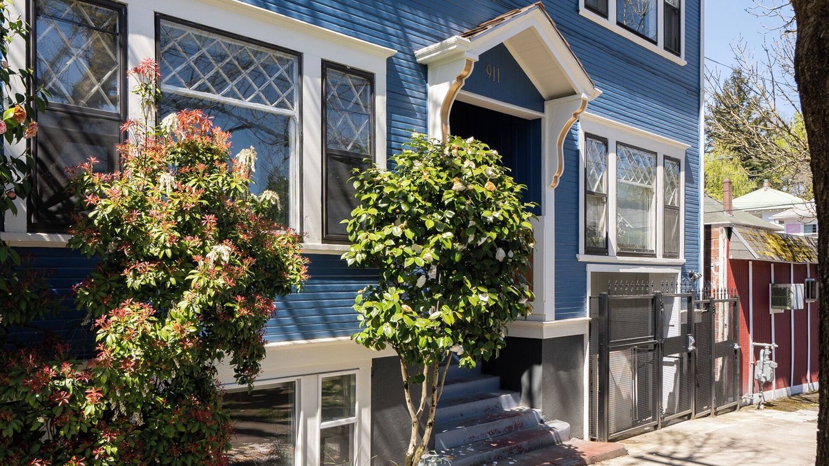 Belmont Apartment | 3BR Sleeps 8 Foodie Haven SE Portland