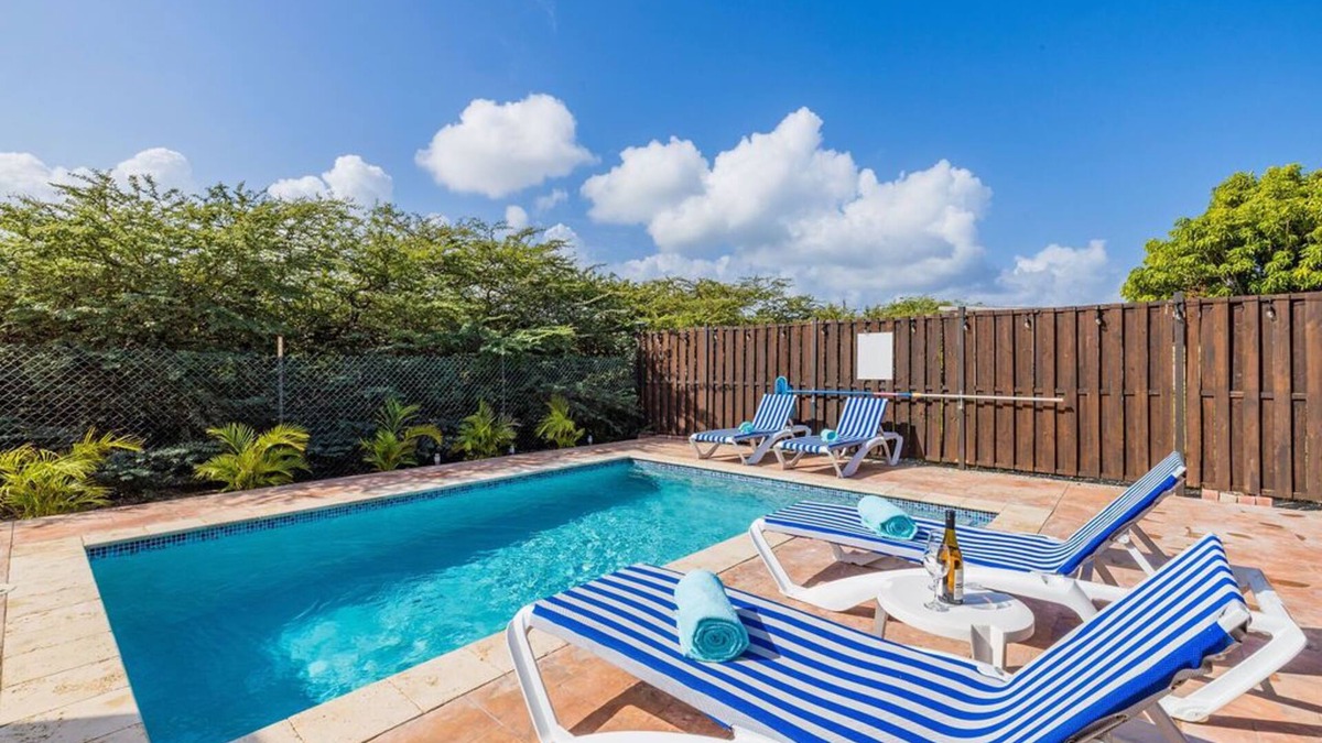 Washington Villa | 3BR Villa Central Location ~ Private Pool & Patio!