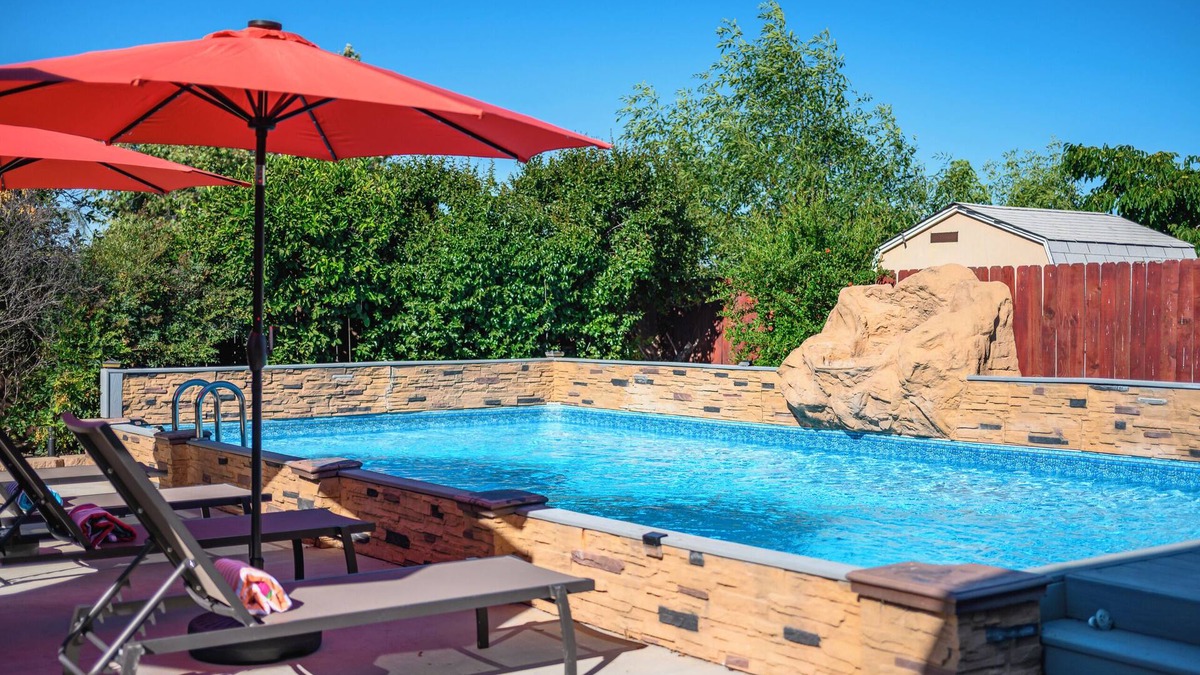 Lake Elsinore House | 3BR w/Pool ｜Jacuzzi ｜BBQ｜Fire Pit ｜King Bed