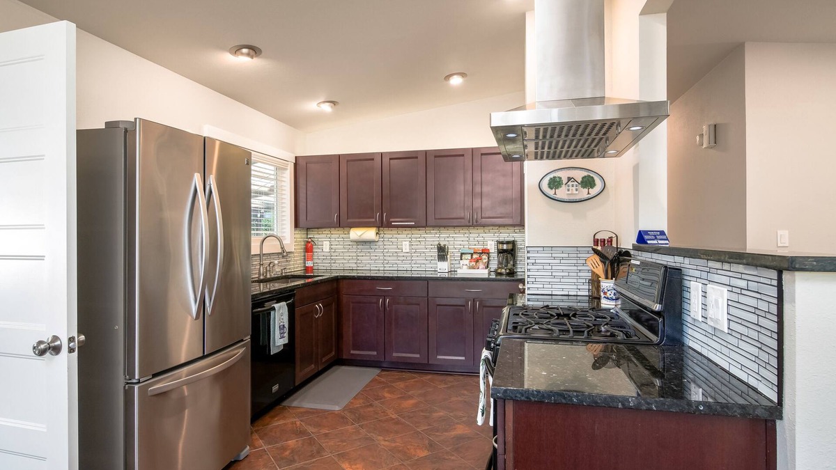 Vose House | 3BR2B Bright-Cozy Home & Work Space (Central BVTN)