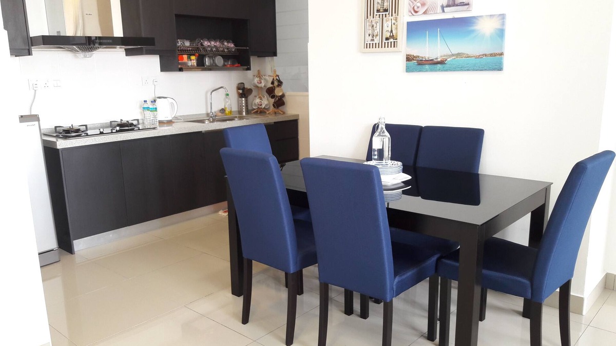 Presint 15 Condo | 3BR2B Homestay with pool view, 2 Free parking,Free Gym Access