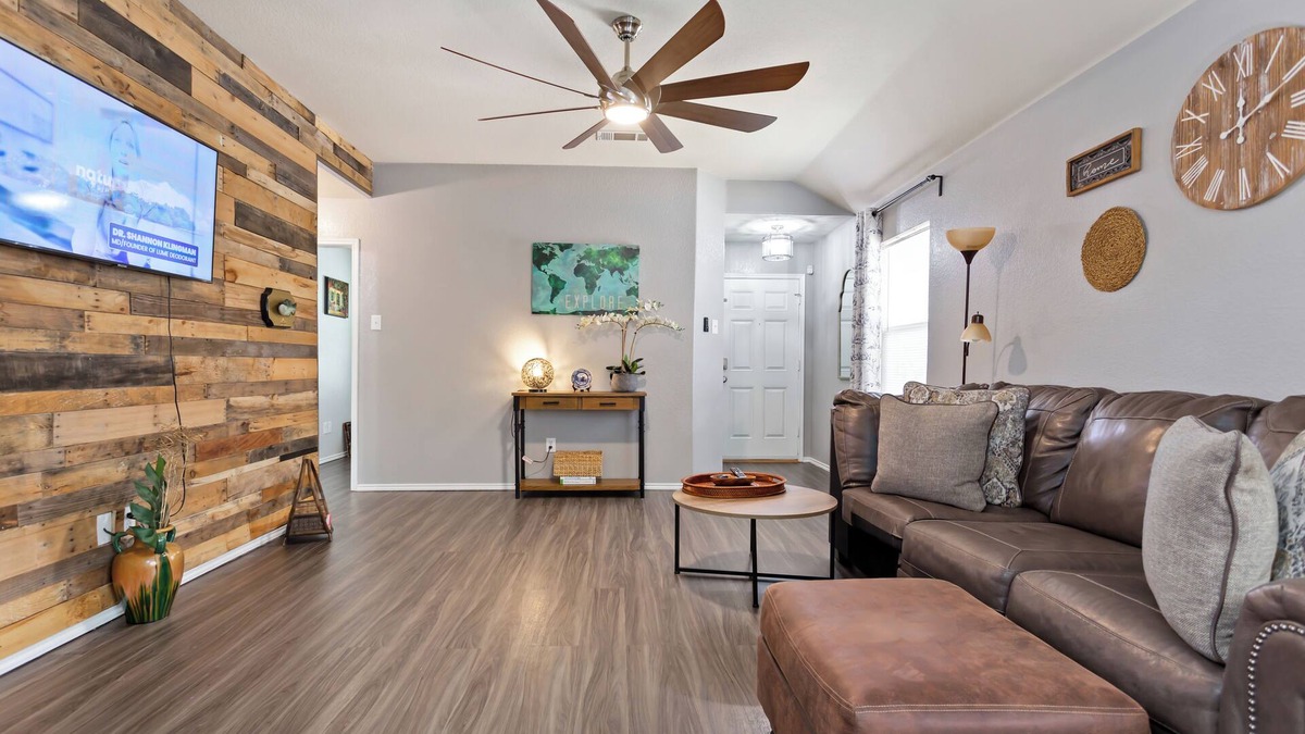 Denton House | 3BR2BA 1-Story 2Car-G 1 Mile To MedicalCity Denton/Shopping Loop288/Near UNT-TWU