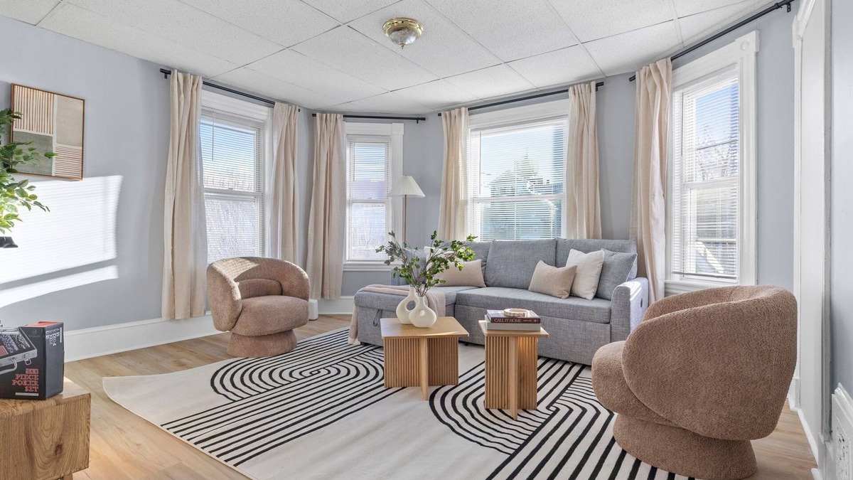 Winter Hill Apartment | 3BR2BATH 12G Home in Somerville