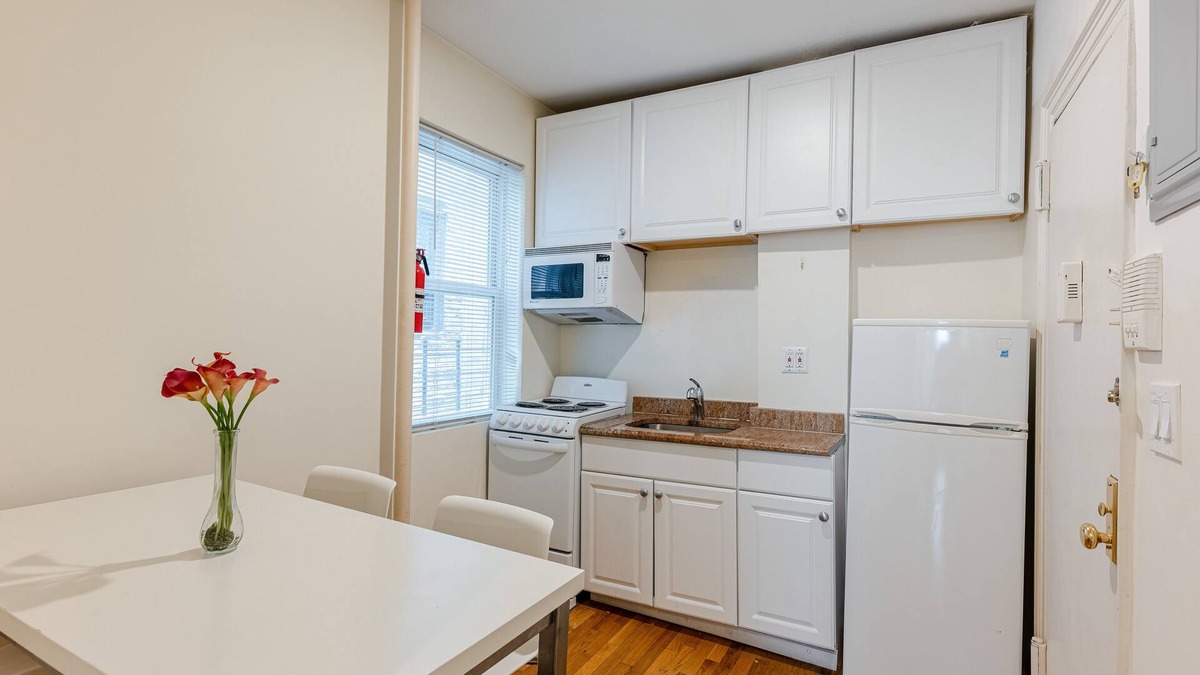 East Harlem Apartment | (3D) 2 Bedroom Apt Just Off Park Ave